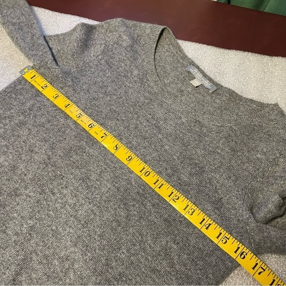 Neiman Marcus CASHMERE COLLECTION Womens XS Sweater Gray - Picture 9 of 9